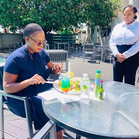 Aquarian Tide Hotel Gaborone Ngoại thất bức ảnh