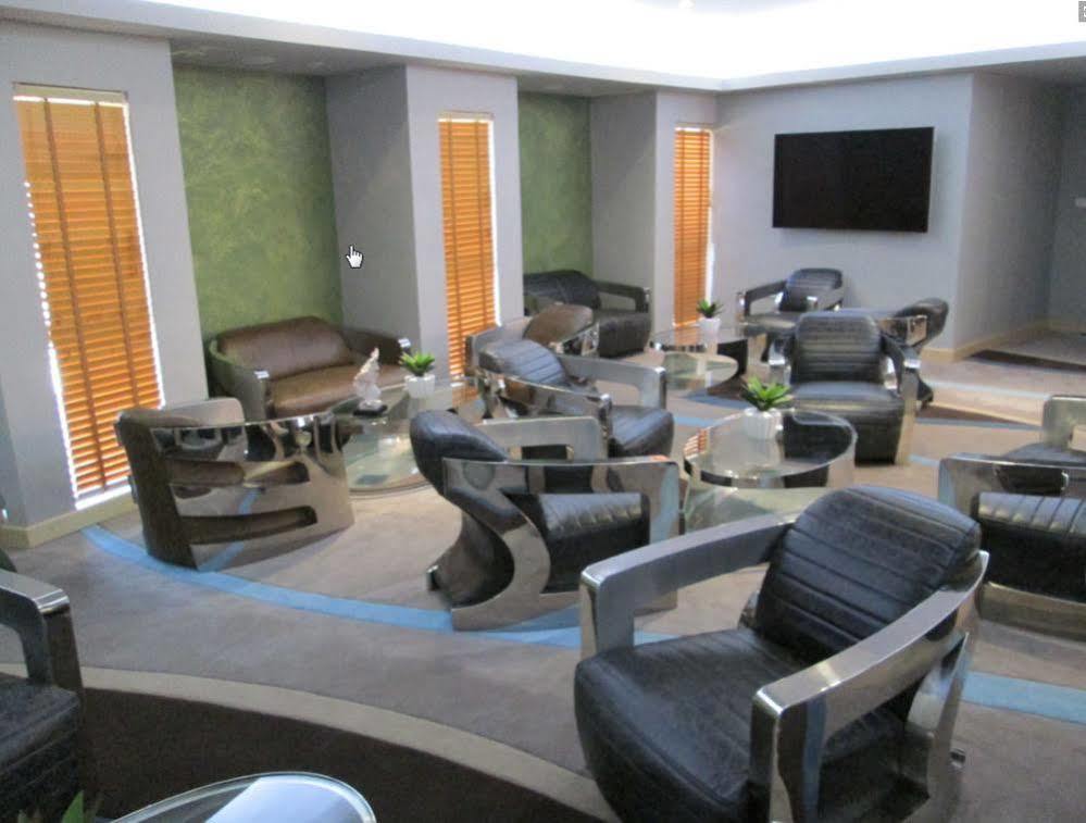 Aquarian Tide Hotel Gaborone Ngoại thất bức ảnh